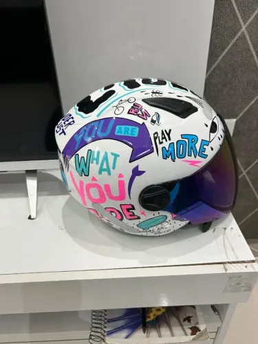 Capacete novo, norisck