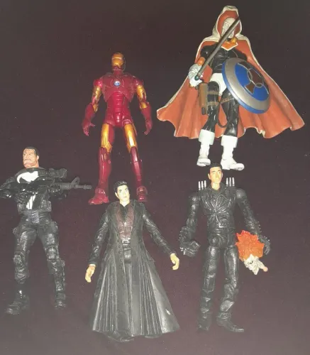 Lote Bonecos Marvel (~14/15cm): Homem de Ferro, Motoqueiro Fantasma, Treinador, Punisher