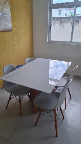 Mesa seminova 4 cadeiras tampo de vidro