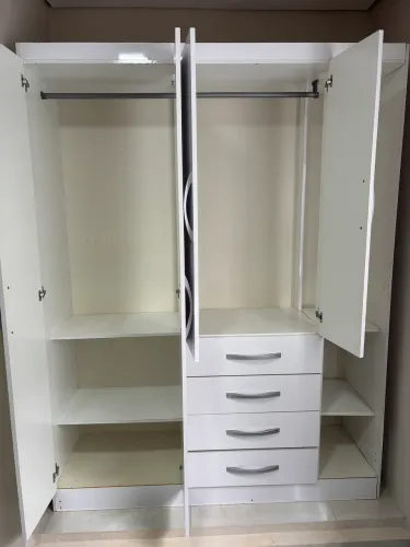 Guarda roupa infantil