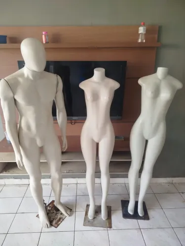 Manequins para loja em bons estados