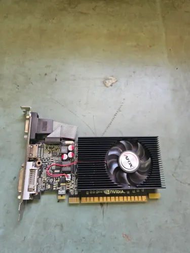 Placa de video geforce gt210 1GB