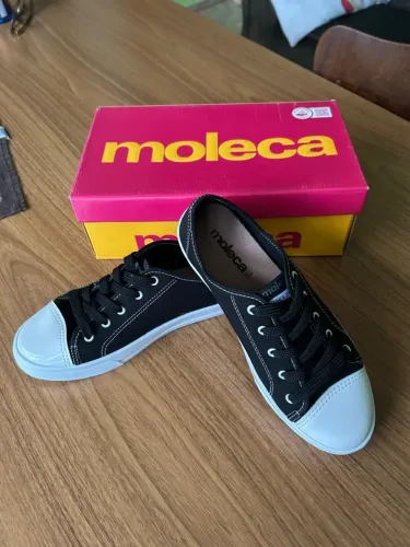 Tênis preto e branco moleca tamanho 35