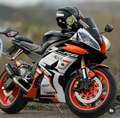 YAMAHA YZF R6 PARA PESSOAS EXIGENTES