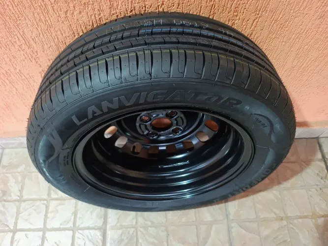 Pneus e roda 195/60/15 Honda nova !