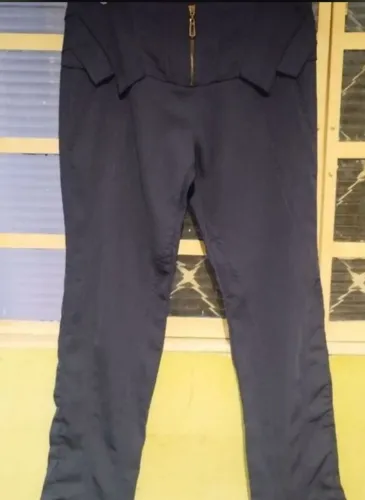 Calça feminina azul marinho As Marias