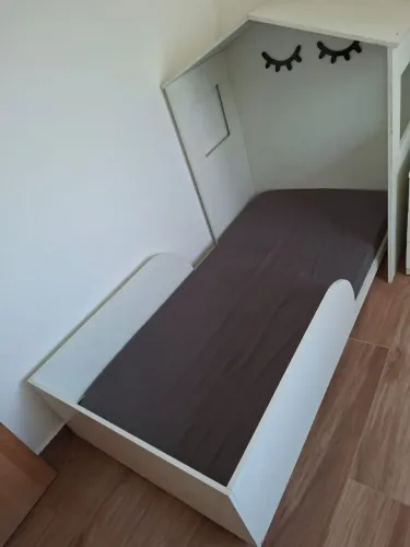 Cama montessoriana