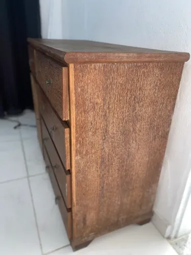 Cômoda sucupira