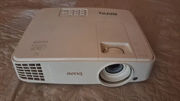 Vendo um projetor, 300 polegada
