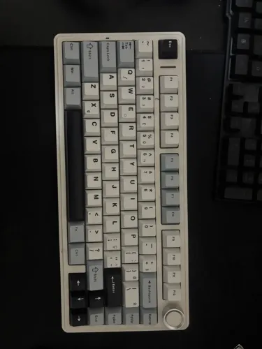 TECLADO AULA F75 FUNCIONANDO PEFEITAMENTE
