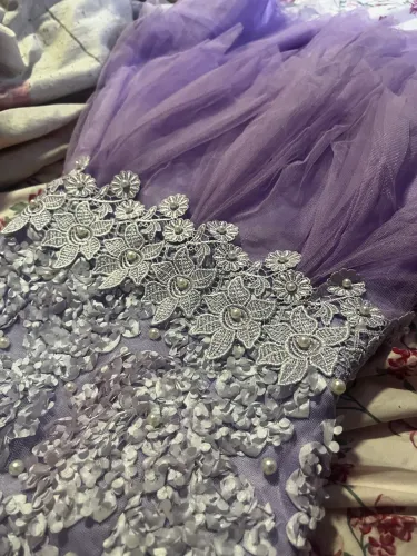Vestido Roxo de tule com Flores