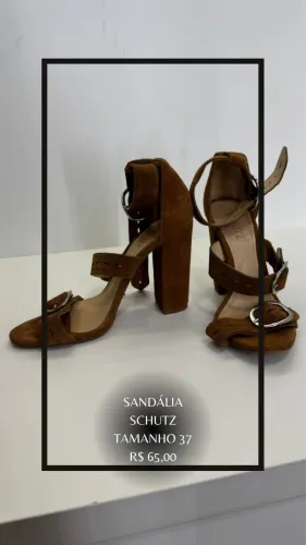 Sandália Schutz em couro 37