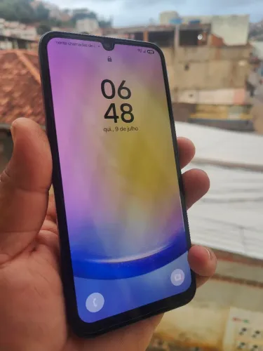 CELULAR A25 8 RAM 256 GB NOVO