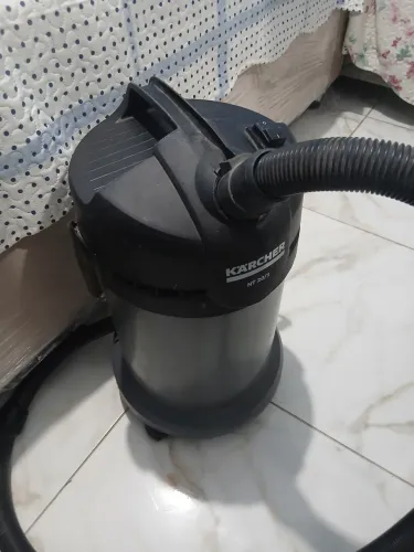 Vende-se um aspirador semi novo muito potente