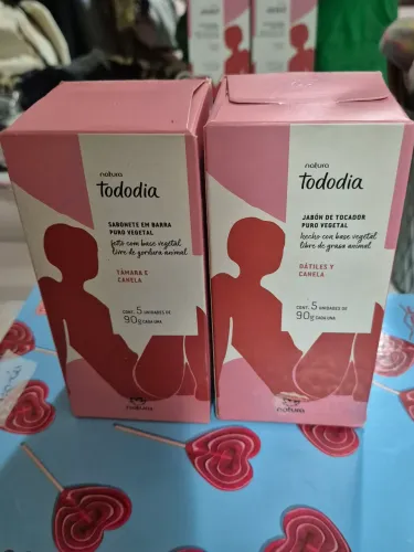 2 caixas de sabonete Natura Tododia