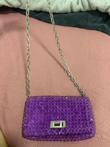 Bolsa roxa de miçangas zara