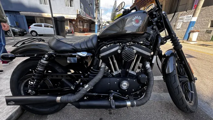 Harley Davidson Iron 883 lindaaa
