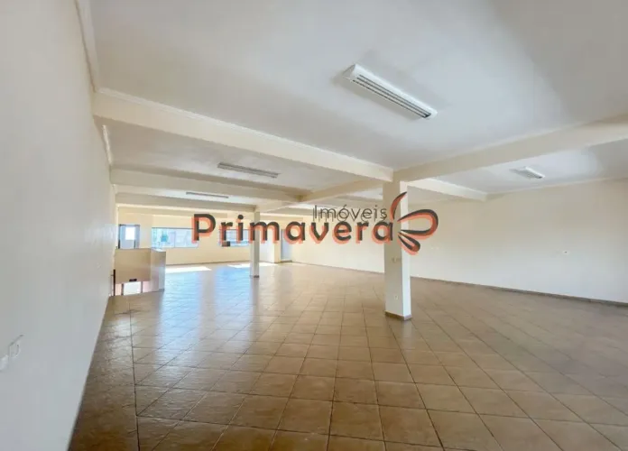 Salão Comercial Amplo com 220m² no Parque São Domingos - Excelente Localização no 1º Andar