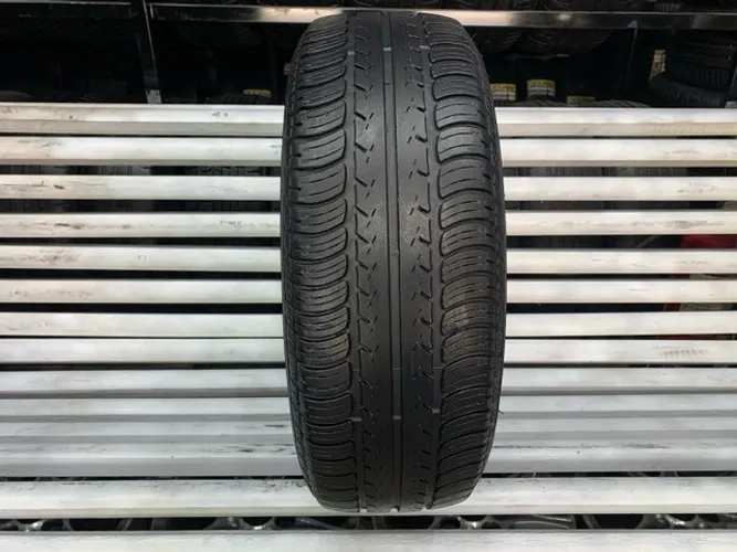 Pneu 185/65/14 Goodyear Eagle NCT 5 R$230,00 / Pneu 185/65R14