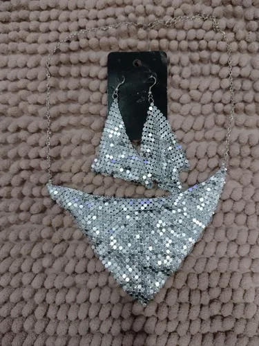 Conjunto colar e brincos prateado