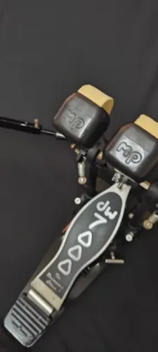 Pedal de Bumbo DW duplo DW-7000