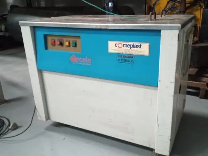 Arqueadora Semi automática Comeplast modelo 10