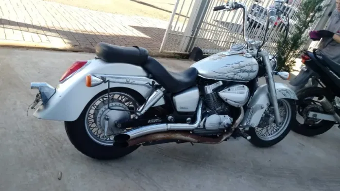 Sucata de moto para retirada de peças Honda Shadow750 2010