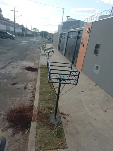 Lixeiras já concretadas
