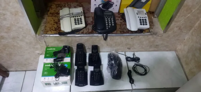 Lote de telefones sem fio Intelbras e Siemens - 10 aparelhos