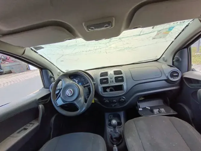 Temos peças para essa sucata! Fiat gran Siena 1.4 evo