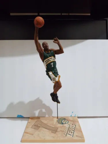 Figura Rashard Lewis NBA 2006 20cm 