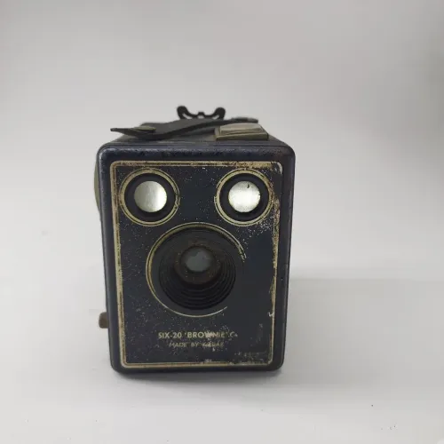 Câmera Kodak Brownie Six-20 Antiga