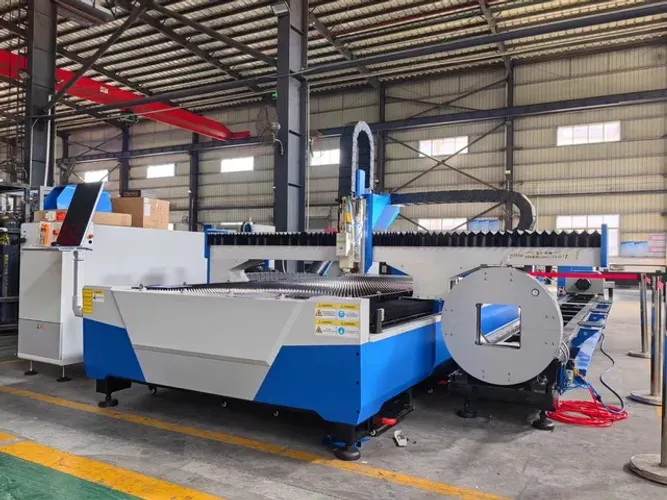 Máquina CNC Laser Fibra para corte de chapa e tubos BaishengLaser 