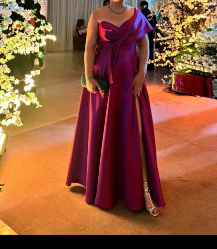 Vestido madrinha cor fúcsia