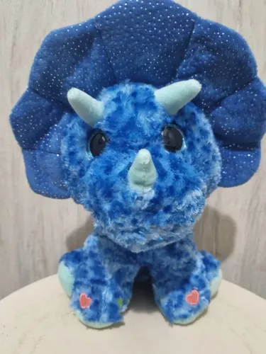 Dinossauro de pelúcia