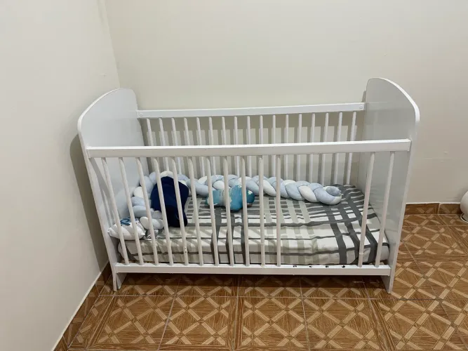 Vendo berço e colchão 