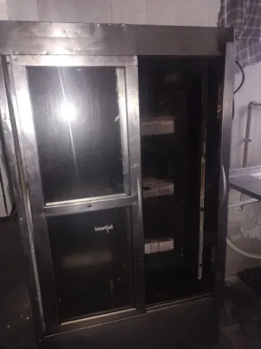 Vende se máquina de assar frango