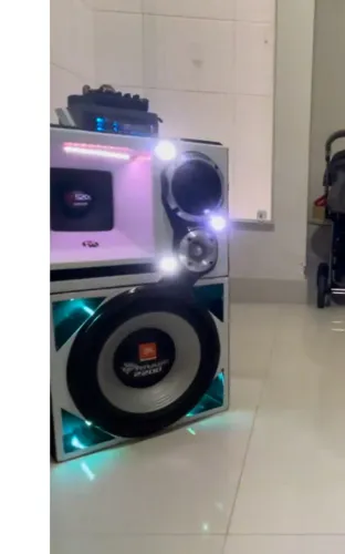 Caixa de som JBL Tornado 2200