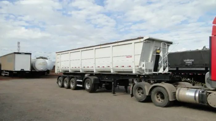 CARRETA CAÇAMBA 4 EIXO FACCHINI 52 M3 2020