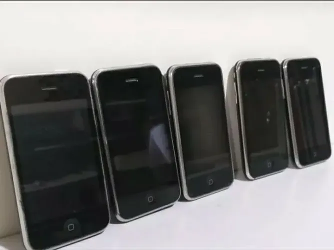 4 Iphone 3Gs para pecas - Ótimo Coleção Exposição!
