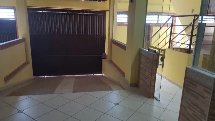 Prédio de 3 Andares com elevador de 1.200Mts com Terraço