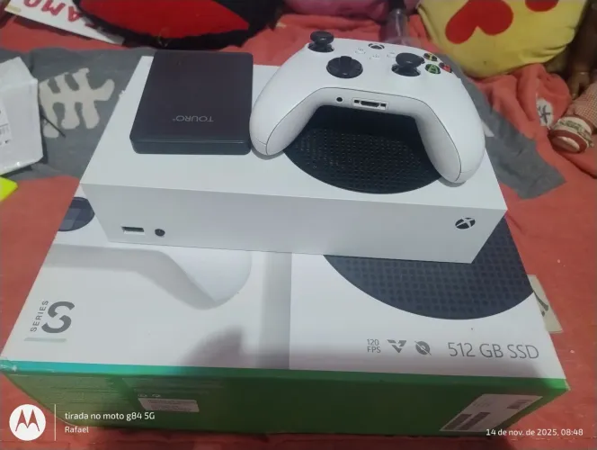 Xbox série S na caixa com 1 controle e 1 ssd externo de 1 terá 