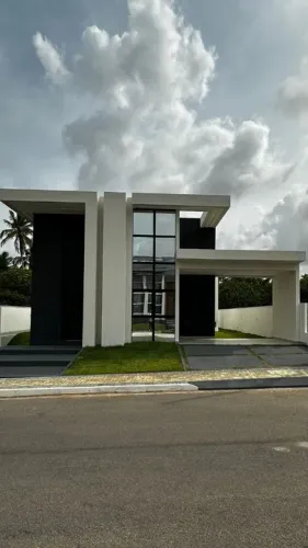 Condomínio Monte Carlo - Casa 3/4 sendo 3 suítes de 200 m², 4 vagas por 1.400.000,00