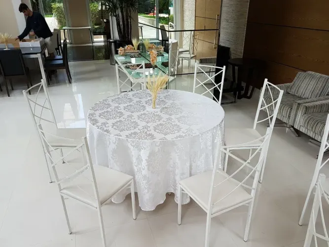 Locação de mesas e cadeiras para casamento