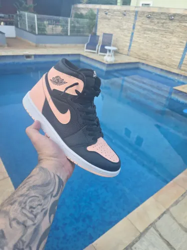 Tênis Sneakers Nike Air Jordan 1 High Crimson Tint - Tamanho 43