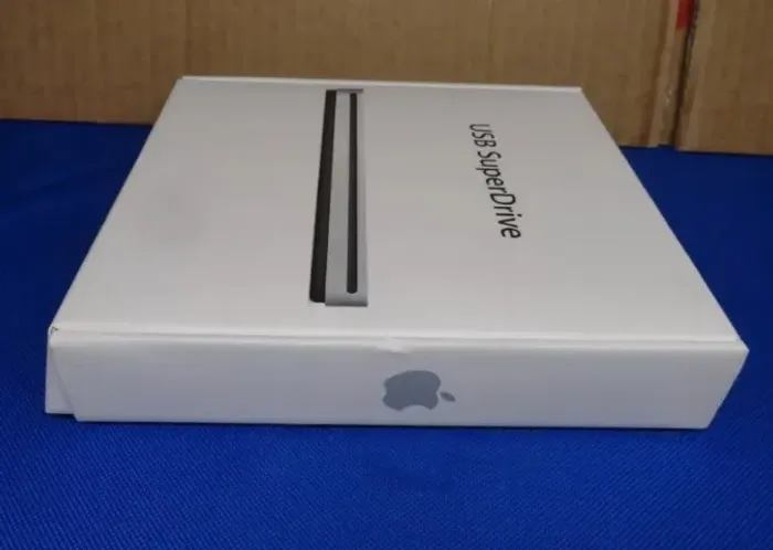 Gravador e leitor de CD e DVD Apple USB SuperDrive