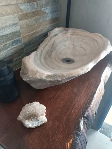 Cuba em pedra para banheiro