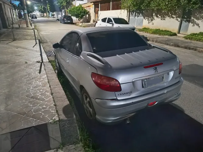 Peugeot conversível para colecionador 