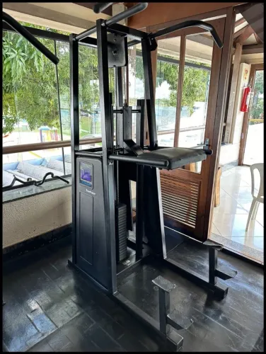 Máquina de musculação - Gravitron