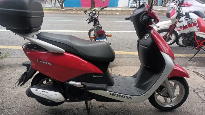 Vendo ou troco Honda lead